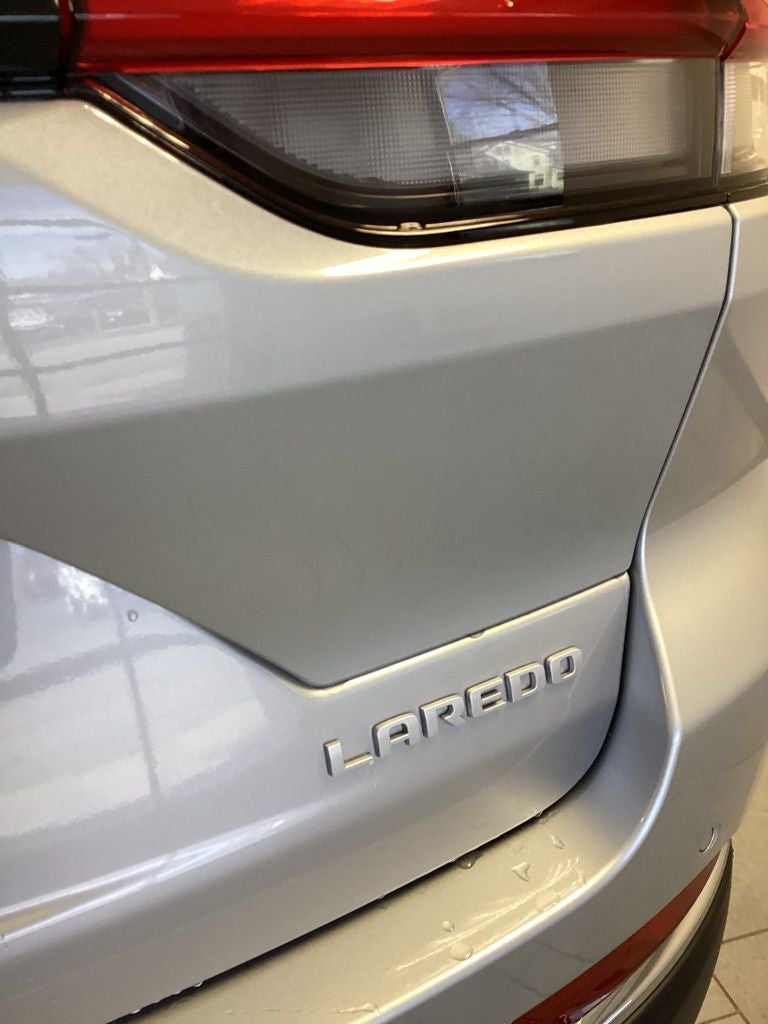 2026 Jeep Grand Cherokee GRAND CHEROKEE LAREDO X 4X4