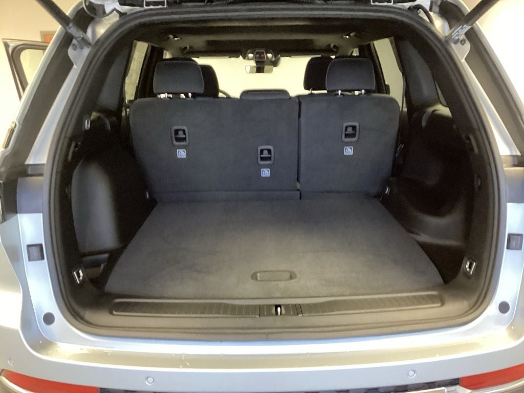 2026 Jeep Grand Cherokee GRAND CHEROKEE LAREDO X 4X4