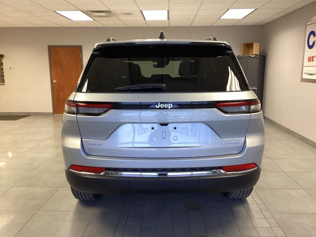 2026 Jeep Grand Cherokee GRAND CHEROKEE LAREDO X 4X4