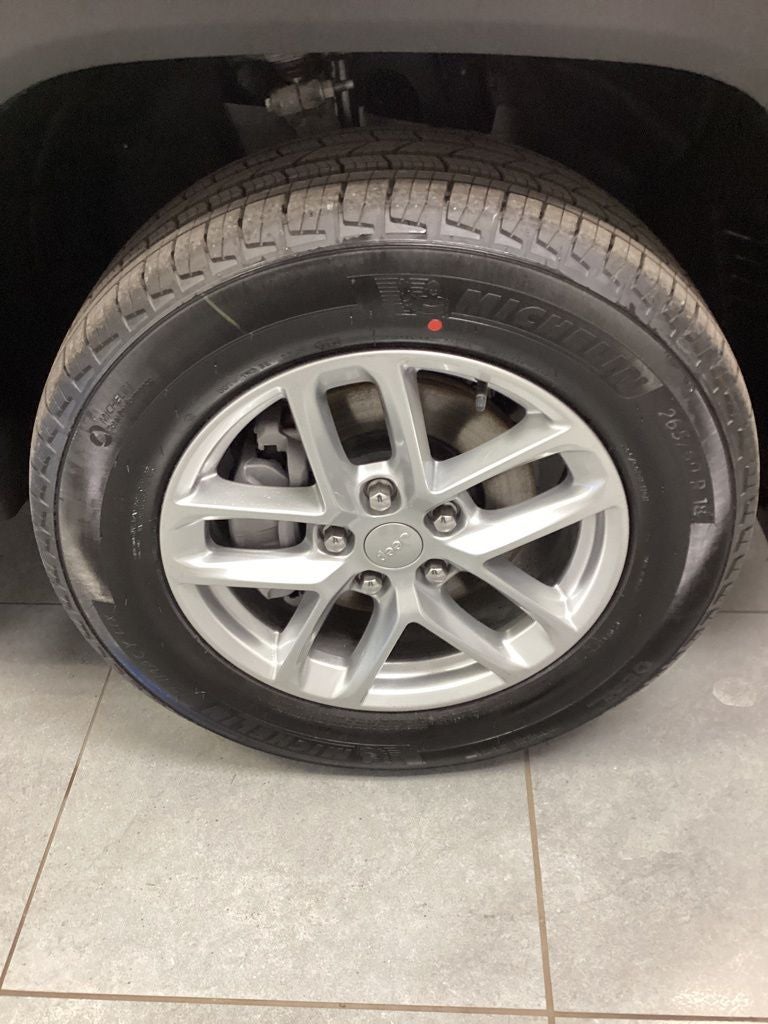 2026 Jeep Grand Cherokee GRAND CHEROKEE LAREDO X 4X4