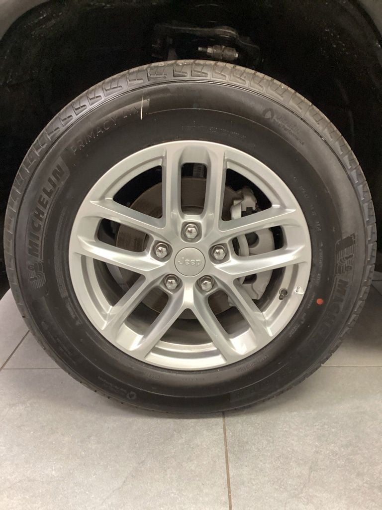 2026 Jeep Grand Cherokee GRAND CHEROKEE LAREDO X 4X4