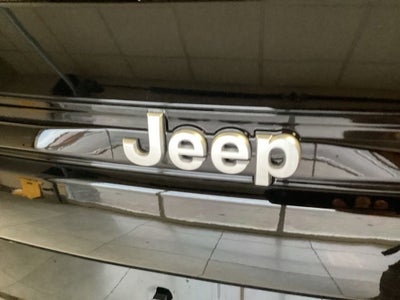 2026 Jeep Grand Cherokee GRAND CHEROKEE LAREDO X 4X4