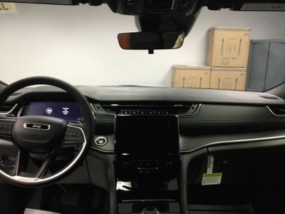 2025 Jeep Grand Cherokee GRAND CHEROKEE LAREDO X 4X4