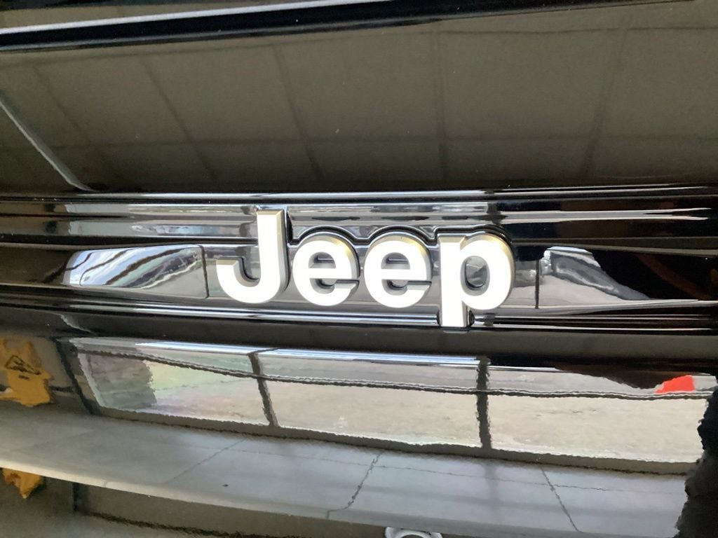 2026 Jeep Grand Cherokee GRAND CHEROKEE LAREDO X 4X4