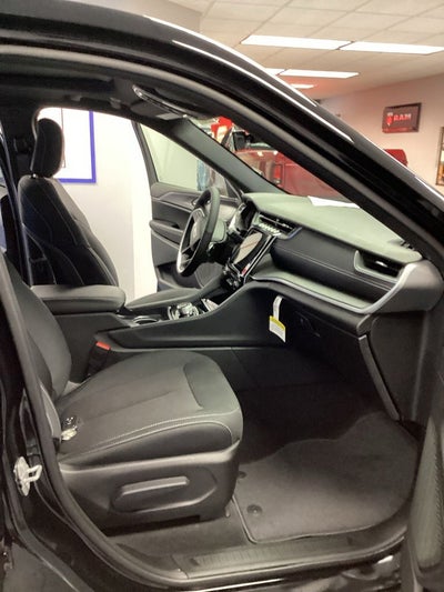 2026 Jeep Grand Cherokee GRAND CHEROKEE LAREDO X 4X4