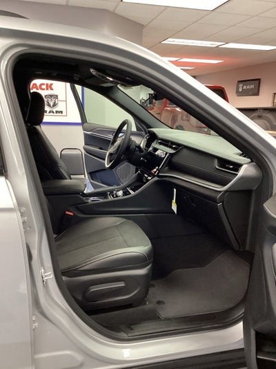 2026 Jeep Grand Cherokee GRAND CHEROKEE LAREDO ALTITUDE 4X4