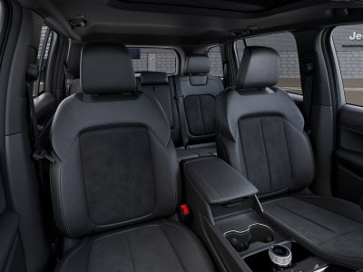 2027 Jeep Grand Cherokee Laredo Altitude