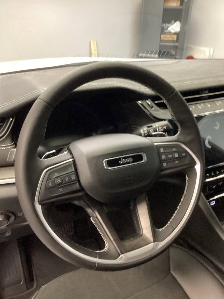 2027 Jeep Grand Cherokee GRAND CHEROKEE LAREDO ALTITUDE 4X4