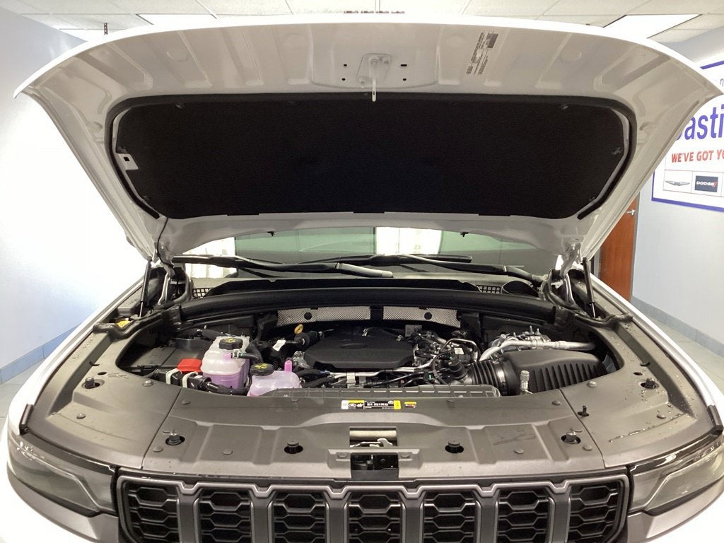 2027 Jeep Grand Cherokee GRAND CHEROKEE LAREDO ALTITUDE 4X4