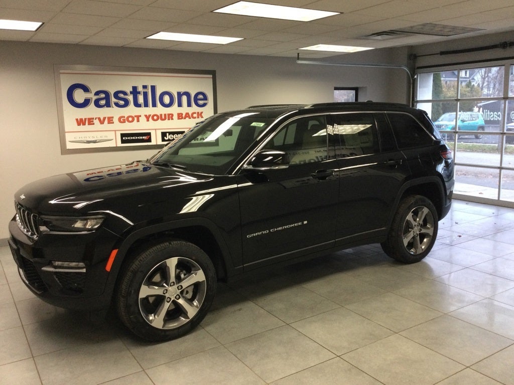 2025 Jeep Grand Cherokee GRAND CHEROKEE LIMITED 4X4