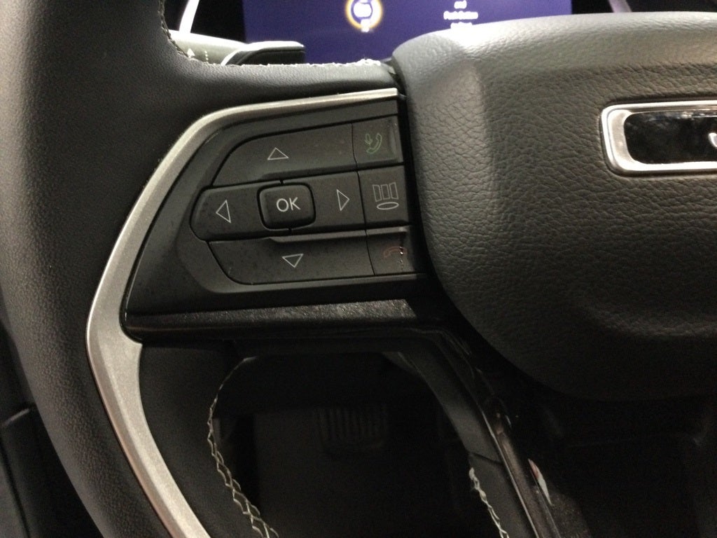 2023 Jeep Grand Cherokee L Laredo 4x4