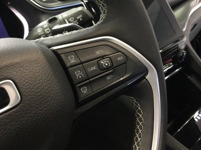 2023 Jeep Grand Cherokee L Laredo 4x4