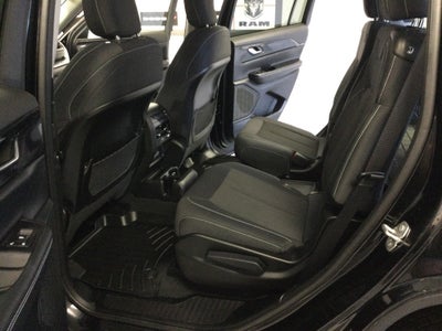 2023 Jeep Grand Cherokee L Laredo 4x4