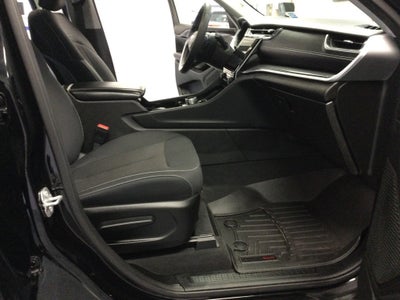 2023 Jeep Grand Cherokee L Laredo 4x4