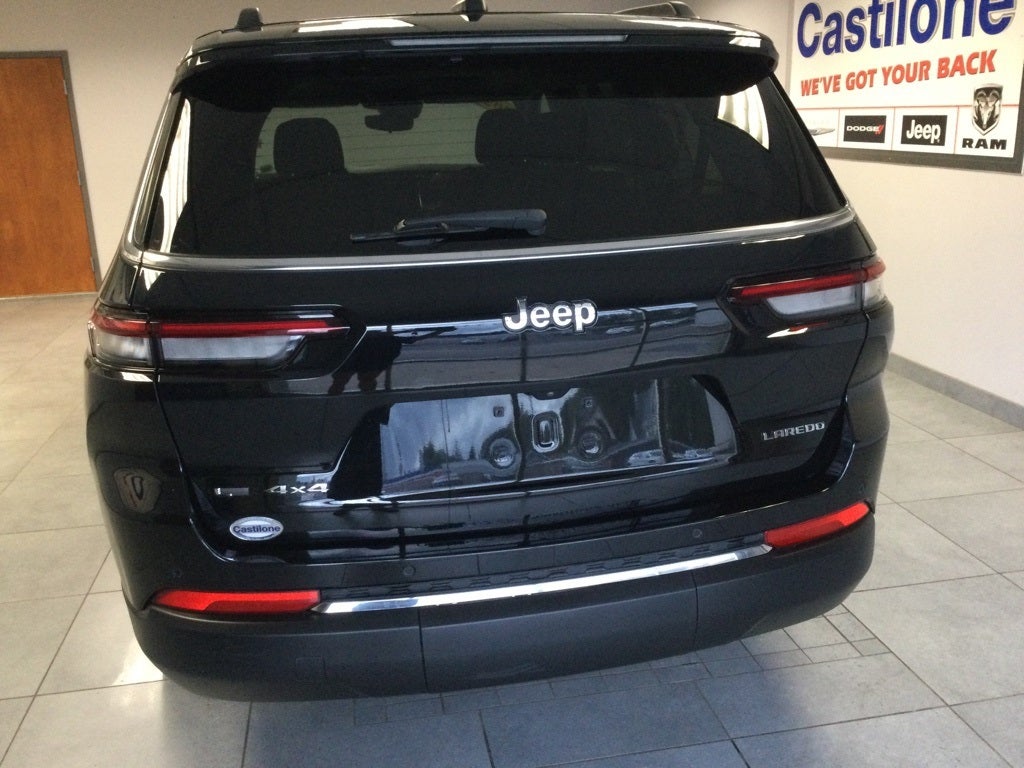 2023 Jeep Grand Cherokee L Laredo 4x4