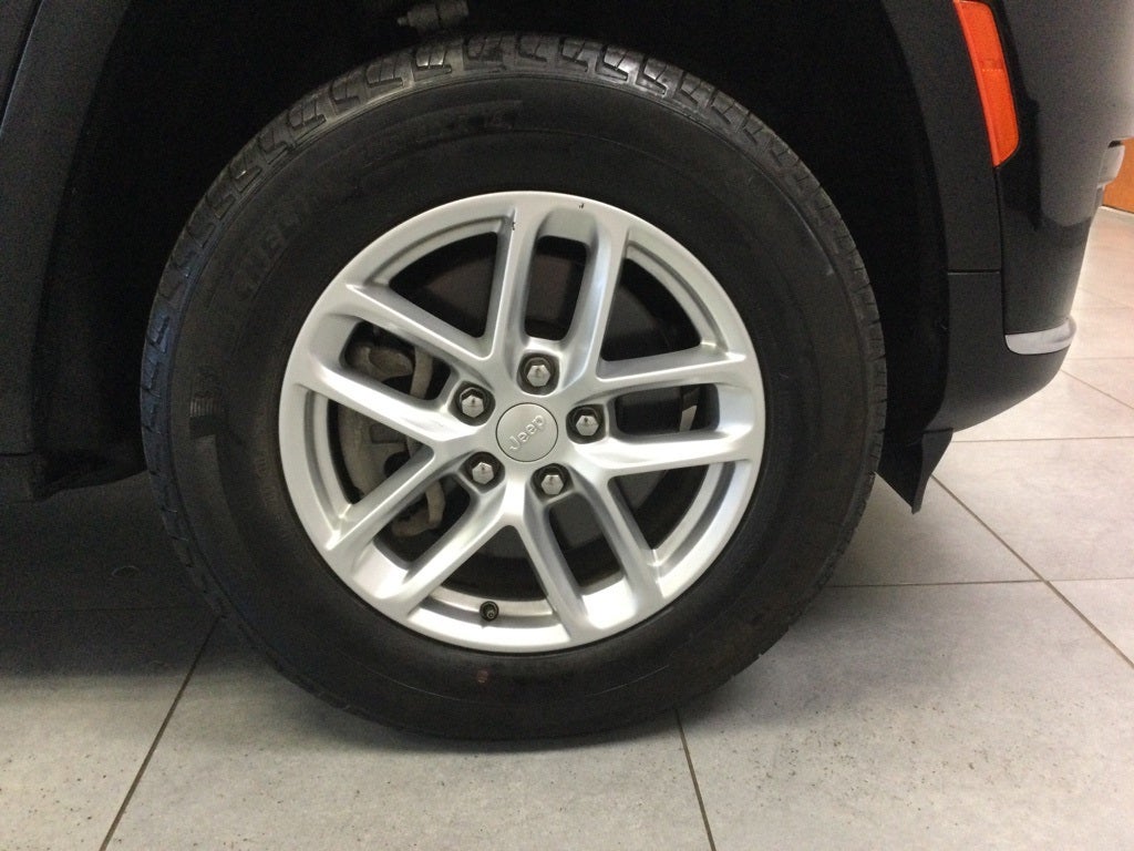 2023 Jeep Grand Cherokee L Laredo 4x4