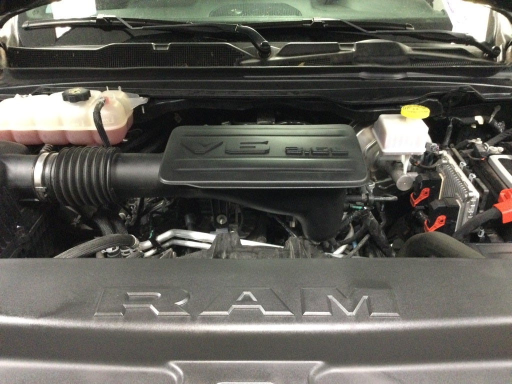 2022 RAM 1500 Big Horn Crew Cab 4x4 5'7' Box