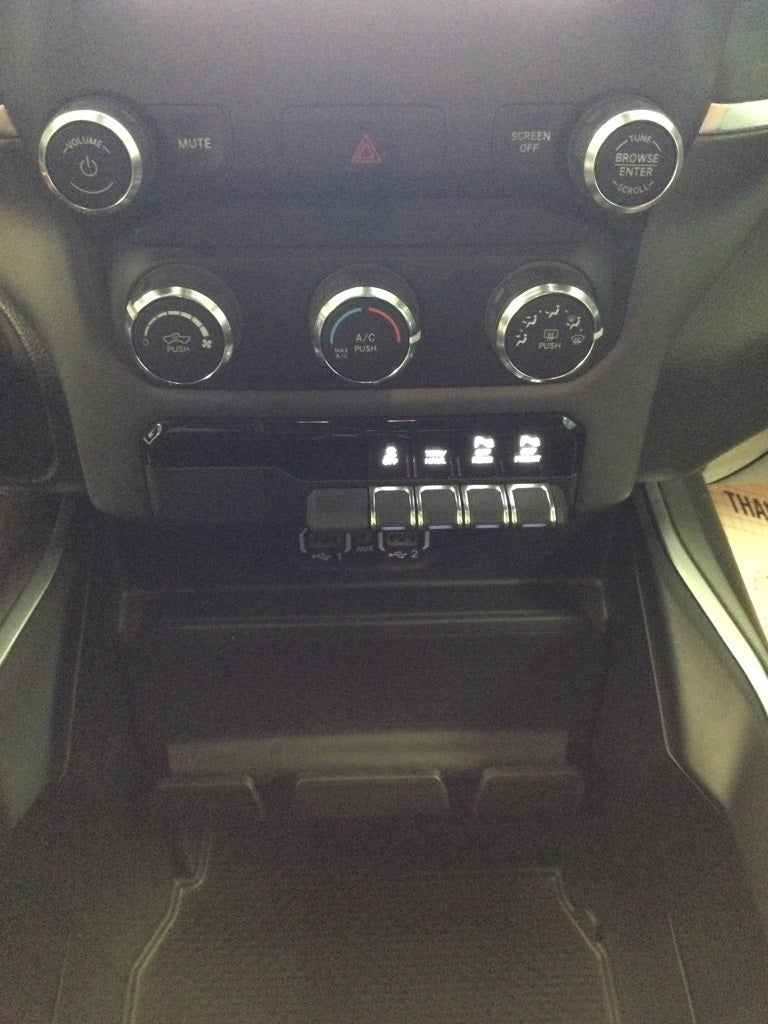 2022 RAM 1500 Big Horn Crew Cab 4x4 5'7' Box