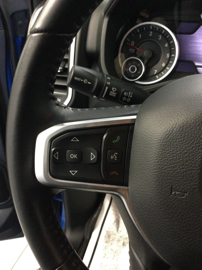 2022 RAM 1500 Big Horn Crew Cab 4x4 5'7' Box