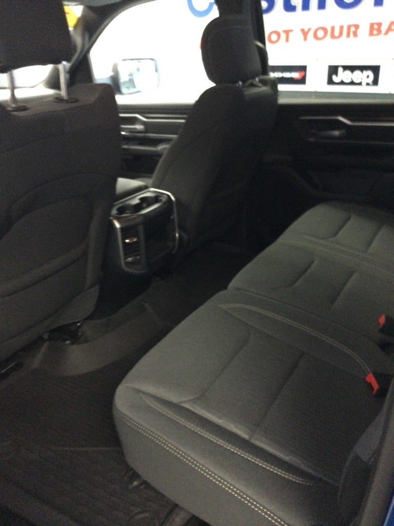 2022 RAM 1500 Big Horn Crew Cab 4x4 5'7' Box