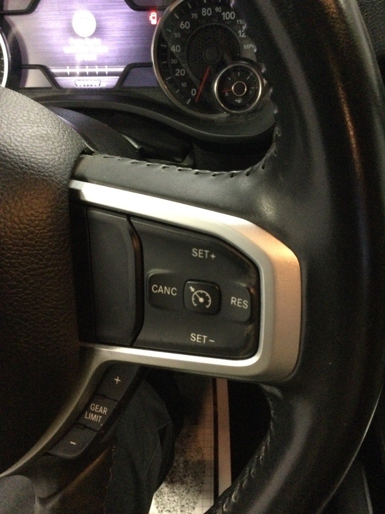 2022 RAM 1500 Big Horn Crew Cab 4x4 5'7' Box