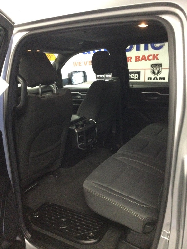 2022 RAM 1500 Big Horn Crew Cab 4x4 5'7' Box