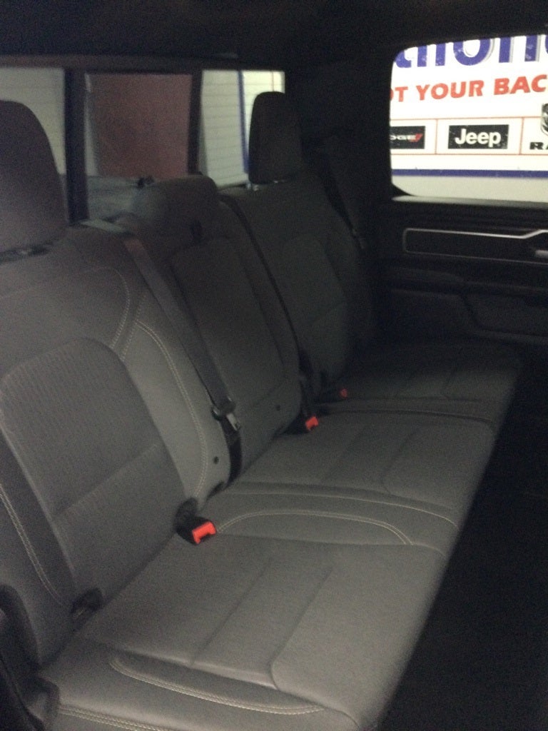 2022 RAM 1500 Big Horn Crew Cab 4x4 5'7' Box