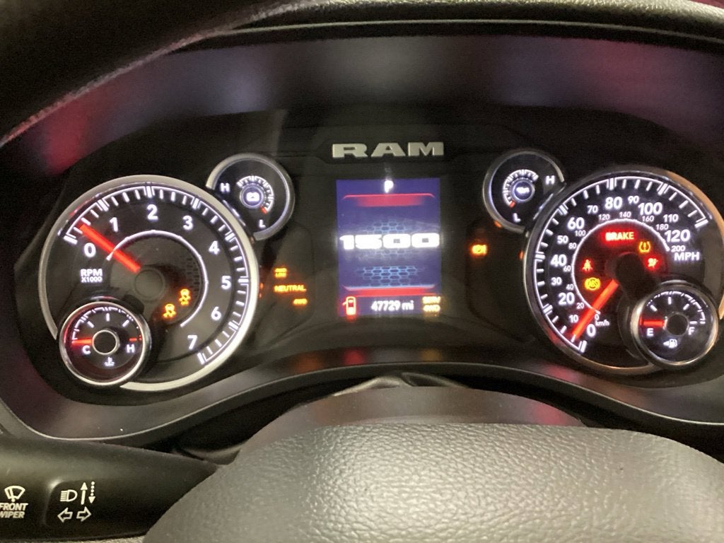 2024 RAM 1500 Tradesman Crew Cab 4x4 5'7' Box