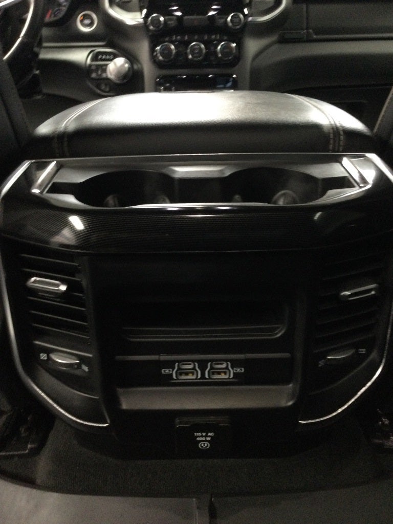 2022 RAM 1500 Laramie Crew Cab 4x4 6'4' Box