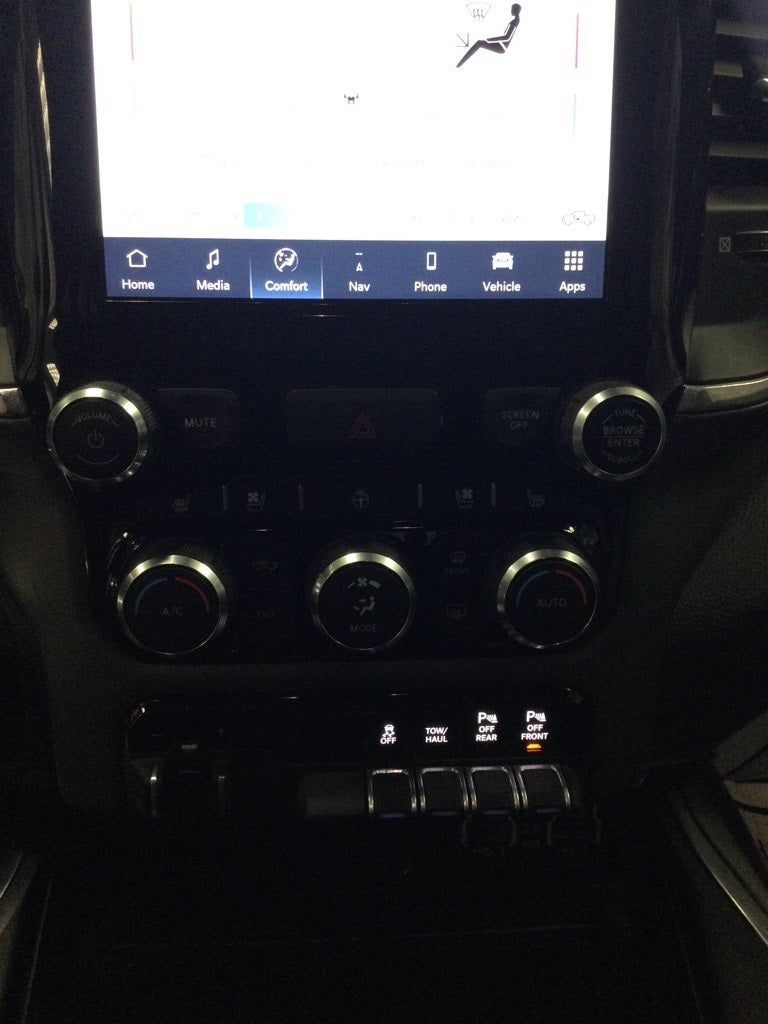 2022 RAM 1500 Laramie Crew Cab 4x4 6'4' Box