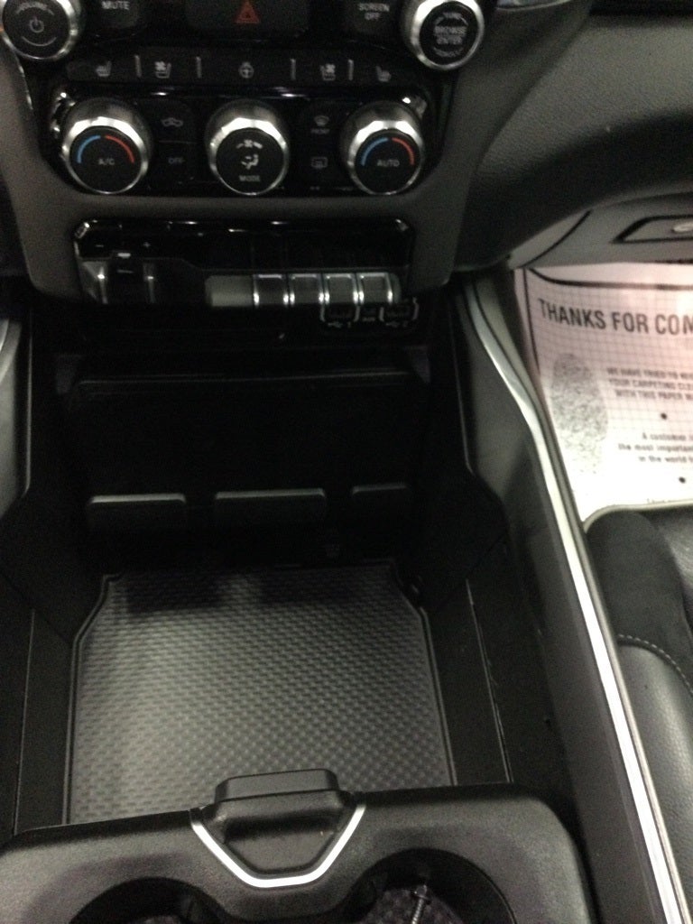 2022 RAM 1500 Laramie Crew Cab 4x4 6'4' Box