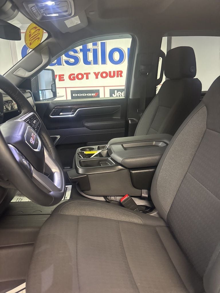 2025 GMC Sierra 2500HD 4WD Crew Cab Long Bed SLE