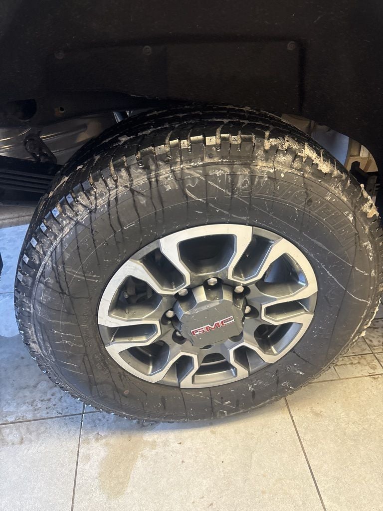 2025 GMC Sierra 2500HD 4WD Crew Cab Long Bed SLE