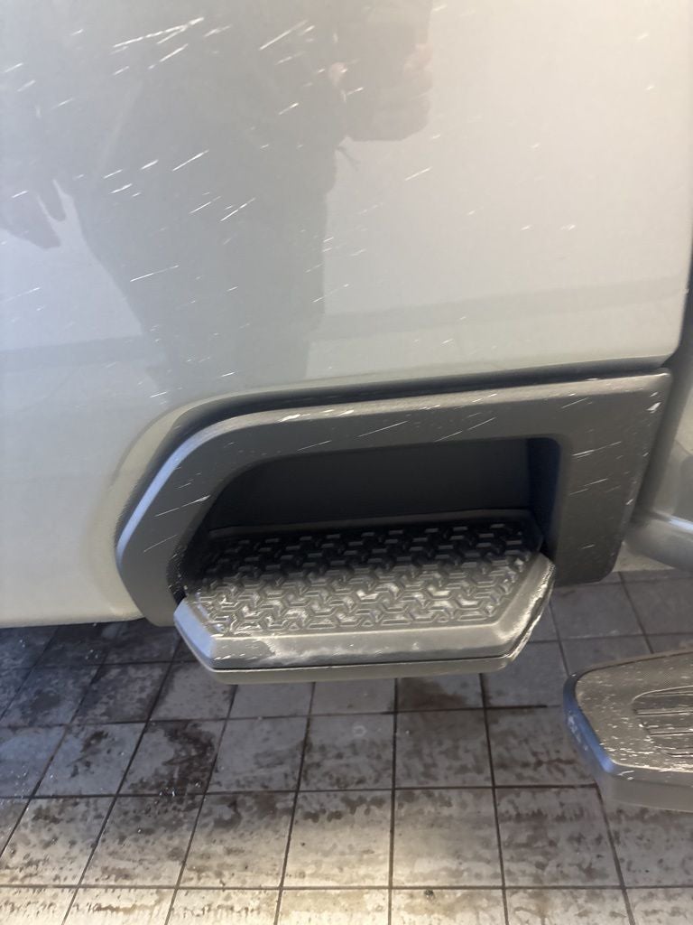 2025 GMC Sierra 2500HD 4WD Crew Cab Long Bed SLE