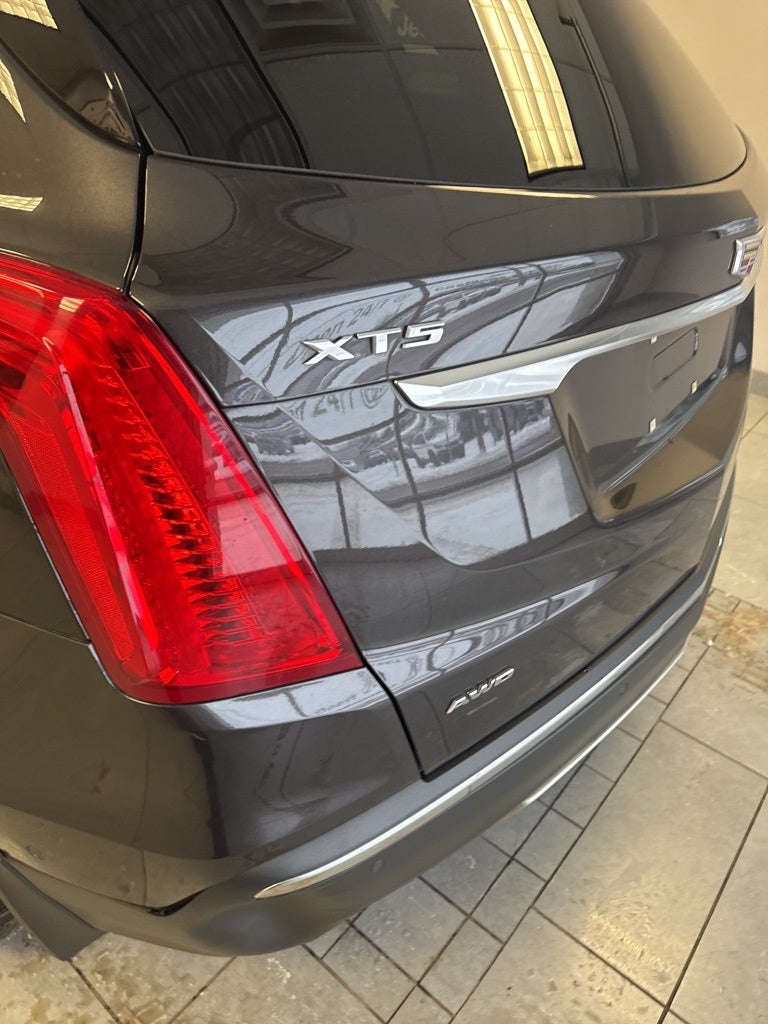 2017 Cadillac XT5 Platinum