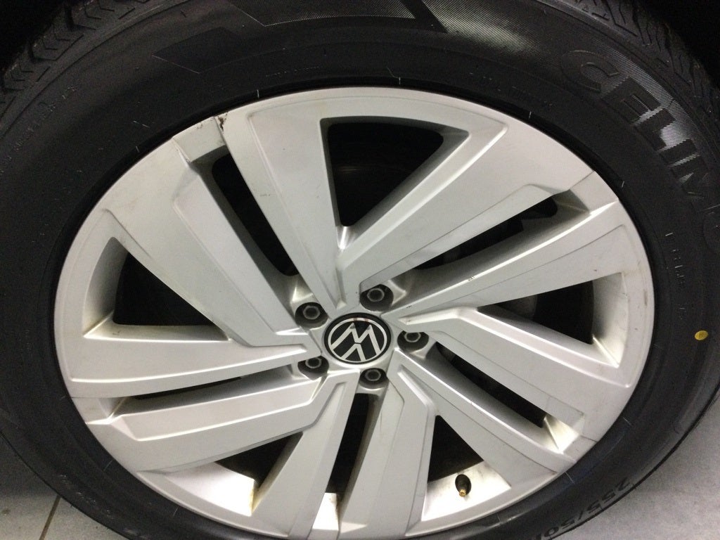 2020 Volkswagen Atlas Cross Sport 2.0T SE w/Technology