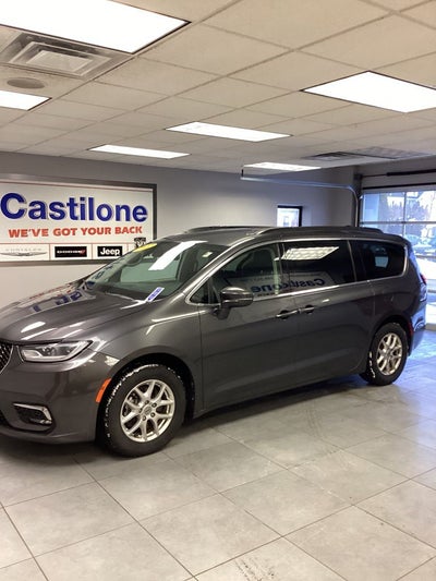 2022 Chrysler Pacifica Touring L