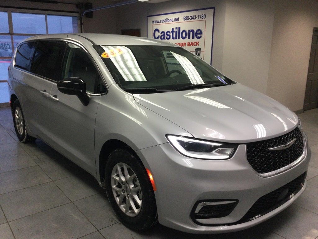 2024 Chrysler Pacifica Touring L