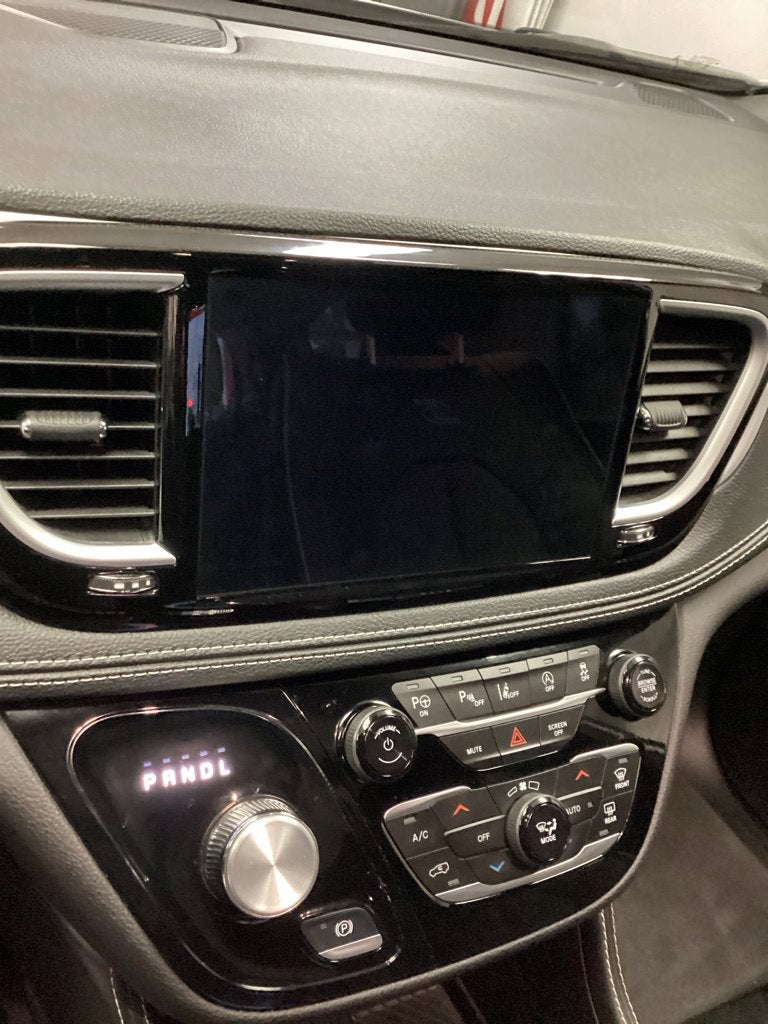 2025 Chrysler Pacifica Limited AWD