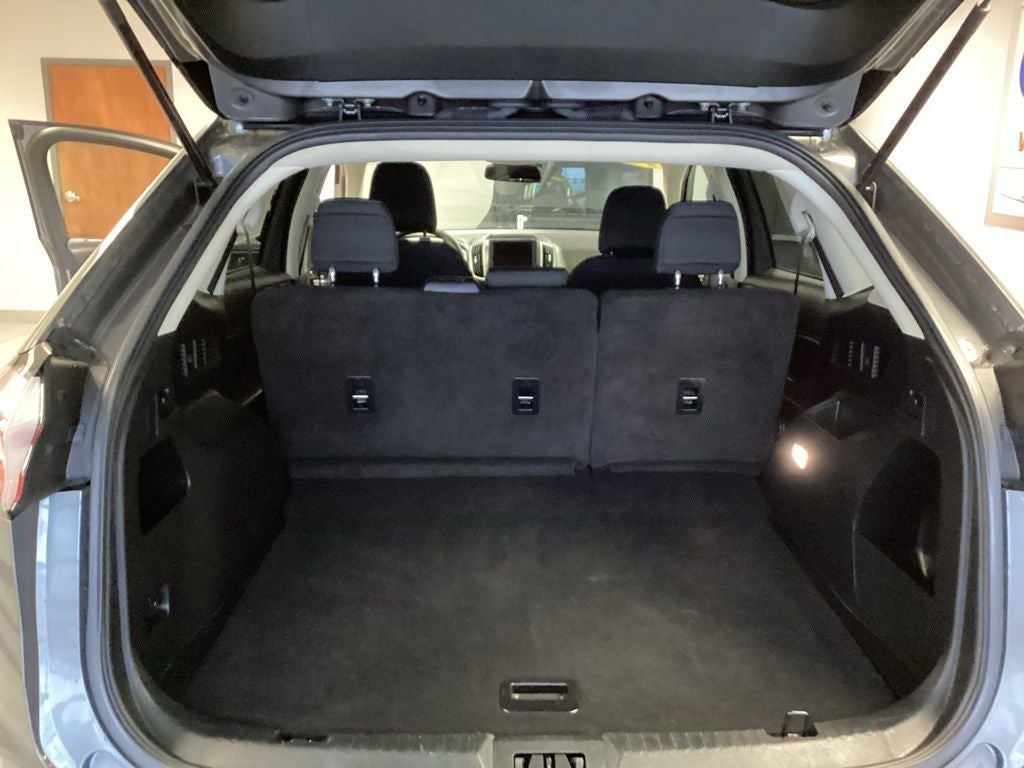 2021 Ford Edge SE