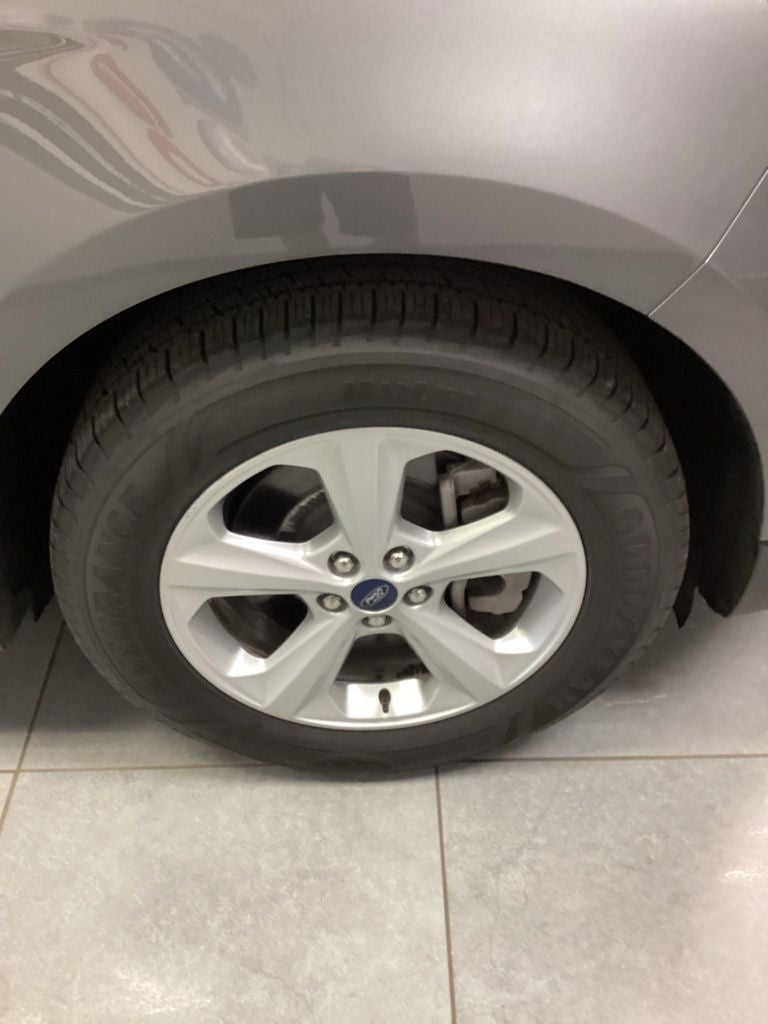 2021 Ford Edge SE