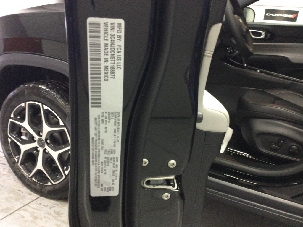 2026 Jeep Compass COMPASS LIMITED 4X4