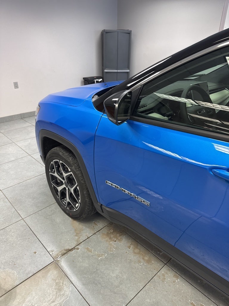 2026 Jeep Compass COMPASS LIMITED 4X4