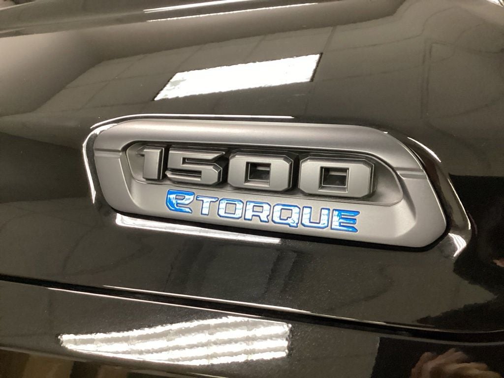2026 RAM 1500 RAM 1500 EXPRESS CREW CAB 4X4 5'7' BOX