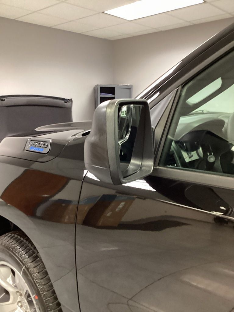 2026 RAM 1500 RAM 1500 EXPRESS CREW CAB 4X4 5'7' BOX
