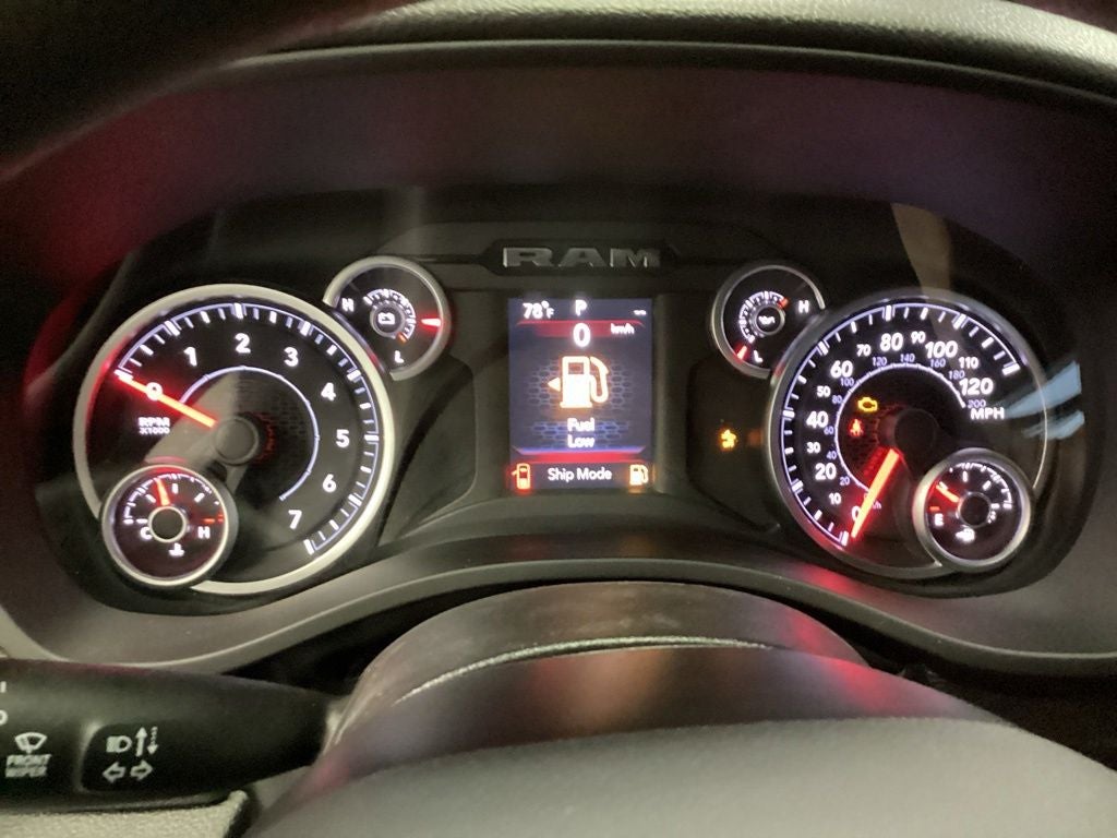 2026 RAM 1500 RAM 1500 EXPRESS CREW CAB 4X4 5'7' BOX