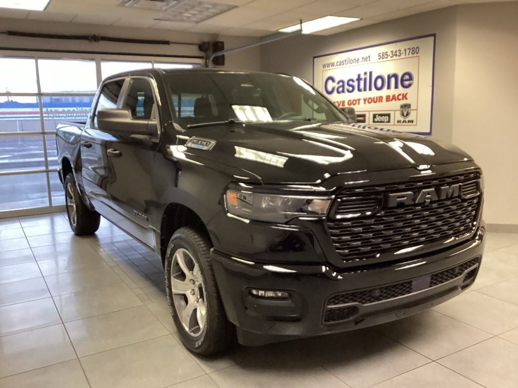 2026 RAM 1500 RAM 1500 EXPRESS CREW CAB 4X4 5'7' BOX