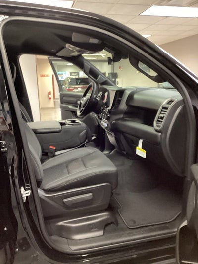 2026 RAM 1500 RAM 1500 EXPRESS CREW CAB 4X4 5'7' BOX