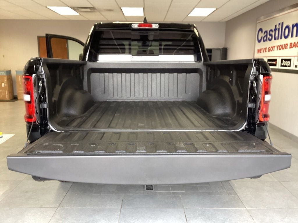 2026 RAM 1500 RAM 1500 EXPRESS CREW CAB 4X4 5'7' BOX