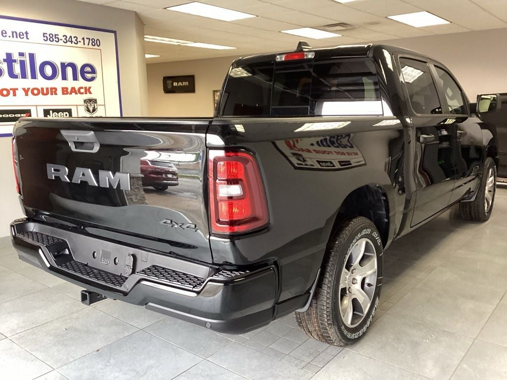 2026 RAM 1500 RAM 1500 EXPRESS CREW CAB 4X4 5'7' BOX